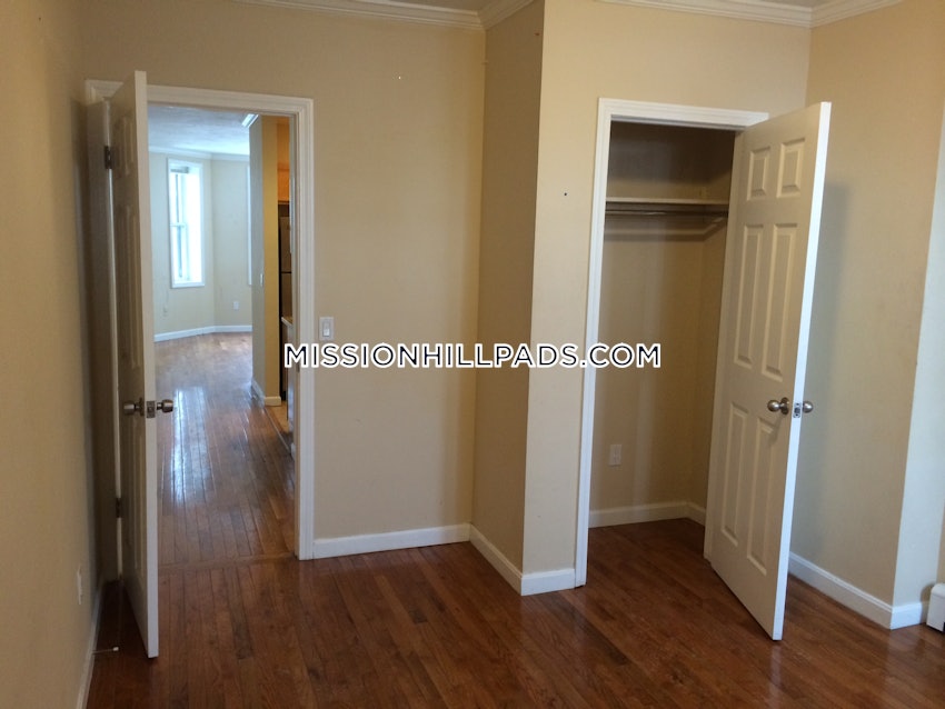 BOSTON - ROXBURY - 3 Beds, 1 Bath - Image 8