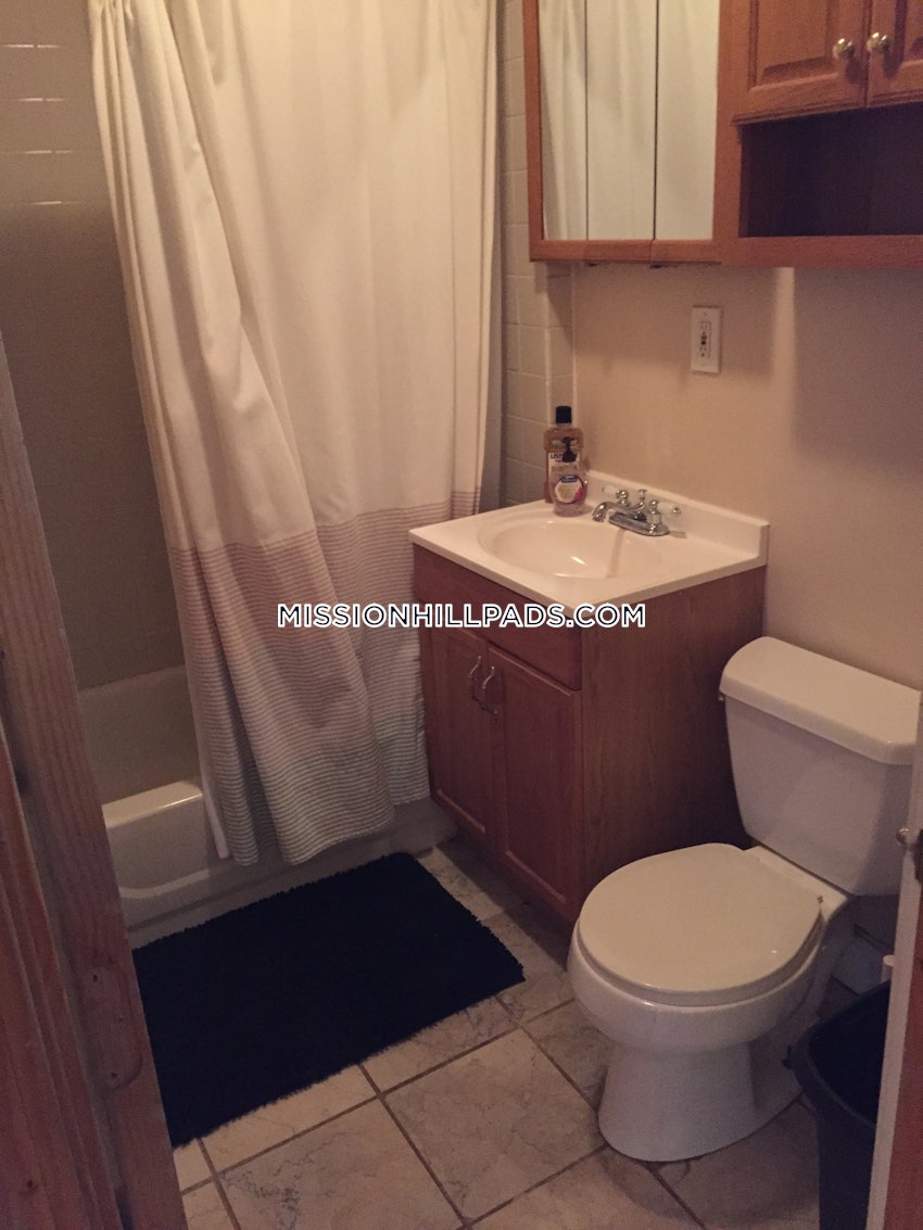 BOSTON - ROXBURY - 2 Beds, 1 Bath - Image 22