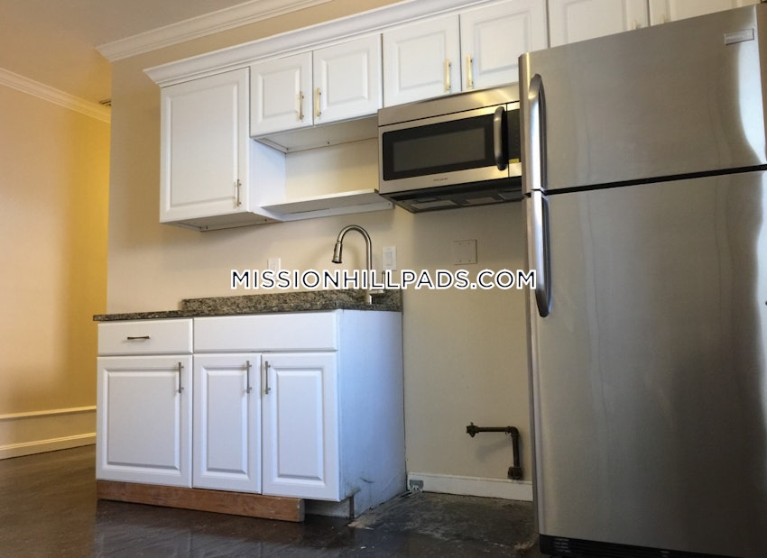 BOSTON - ROXBURY - 3 Beds, 1 Bath - Image 15