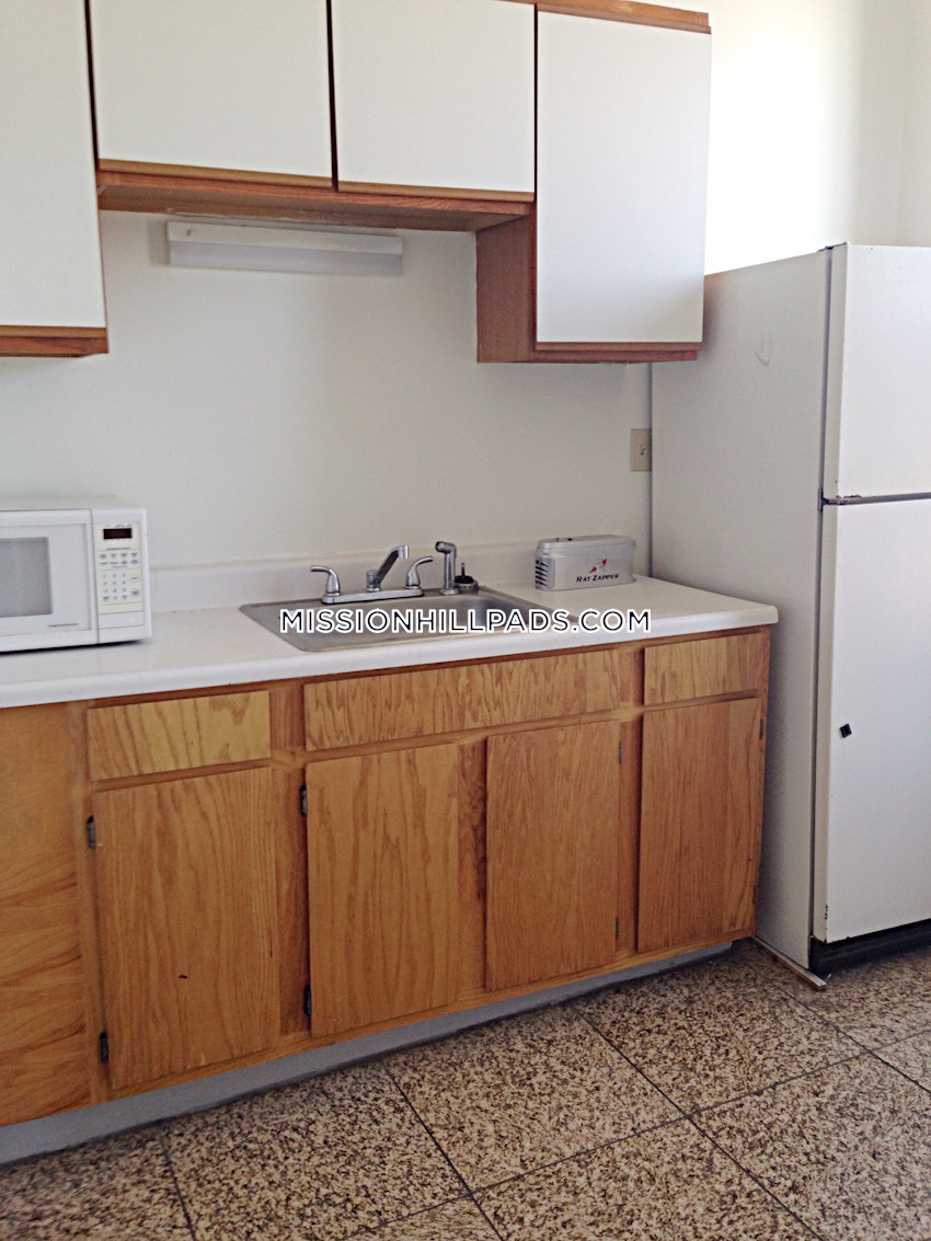 BOSTON - ROXBURY - 2 Beds, 1 Bath - Image 2