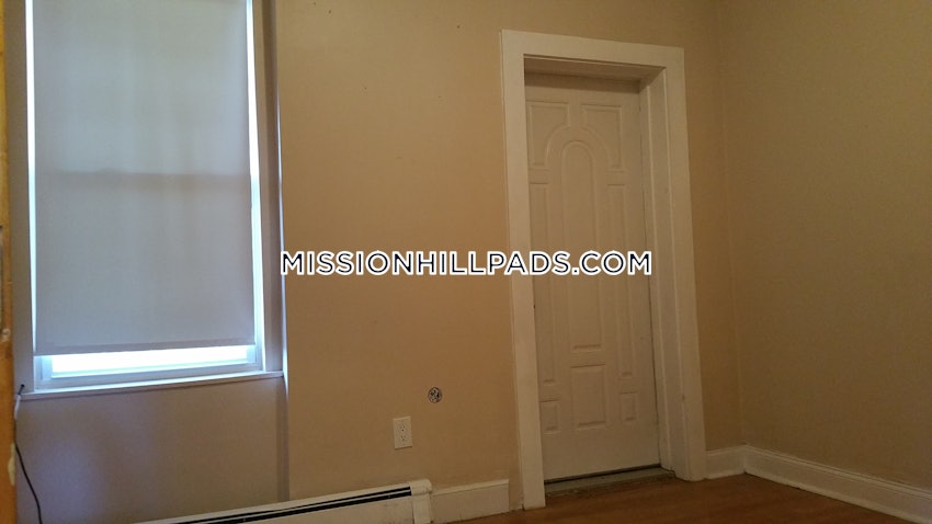 BOSTON - ROXBURY - 2 Beds, 1 Bath - Image 16