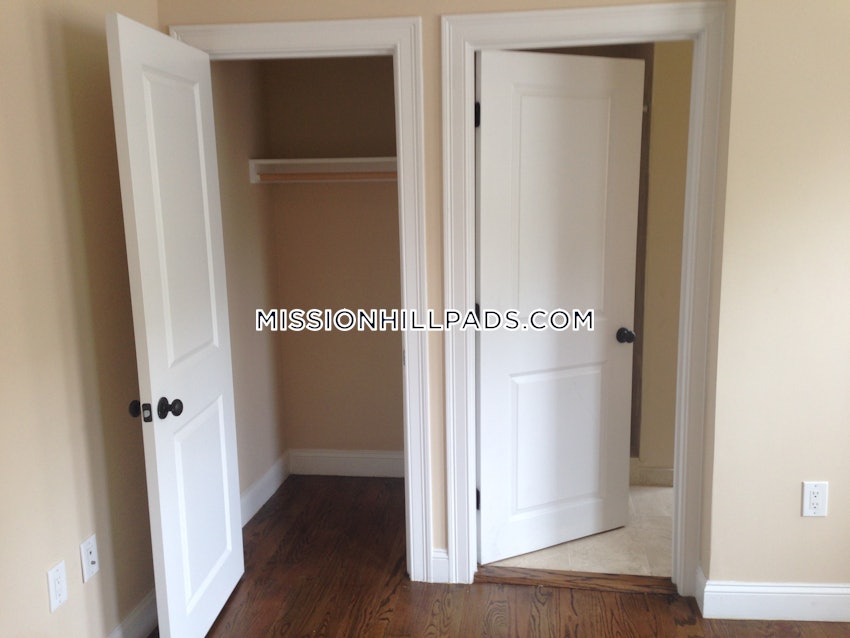 BOSTON - ROXBURY - 2 Beds, 2 Baths - Image 2