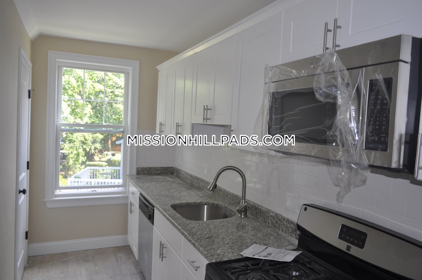 BOSTON - ROXBURY - 3 Beds, 1 Bath - Image 40