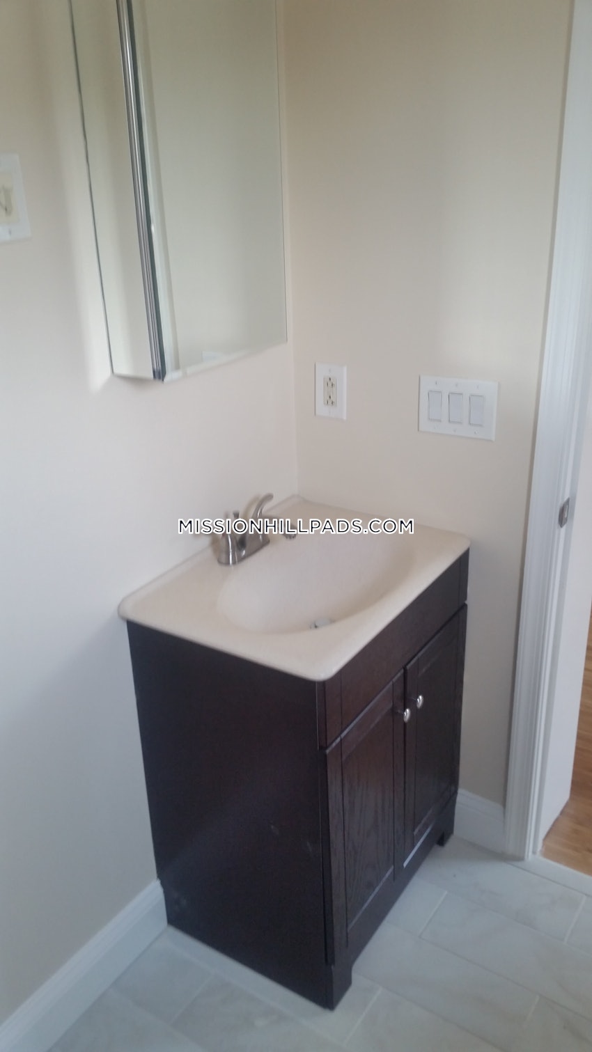 BOSTON - ROXBURY - 5 Beds, 2 Baths - Image 15