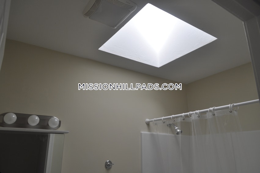 BOSTON - ROXBURY - 3 Beds, 1 Bath - Image 17