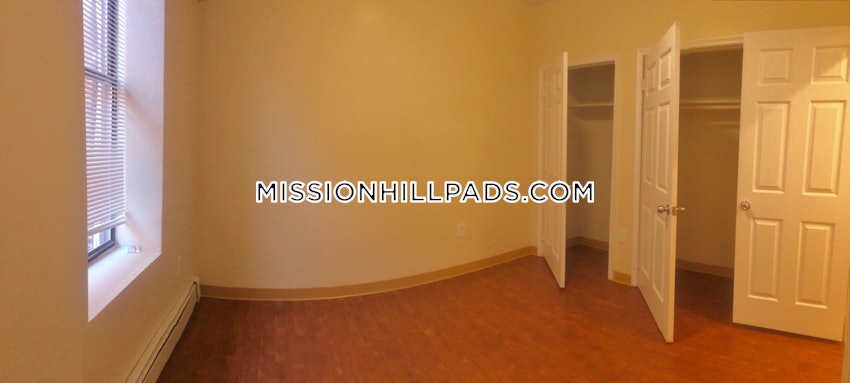 BOSTON - ROXBURY - 3 Beds, 1 Bath - Image 4