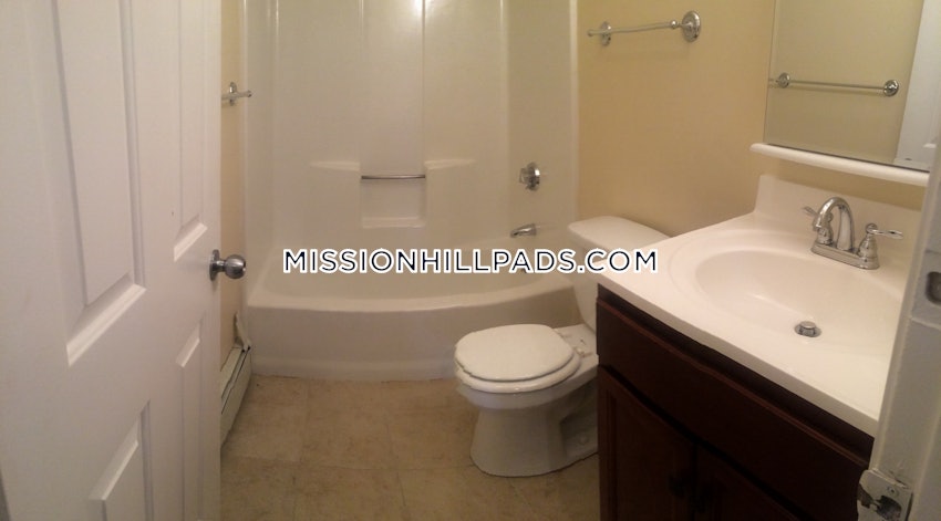 BOSTON - ROXBURY - 3 Beds, 1 Bath - Image 3