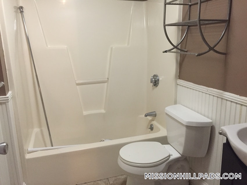 BOSTON - ROXBURY - 3 Beds, 1 Bath - Image 22