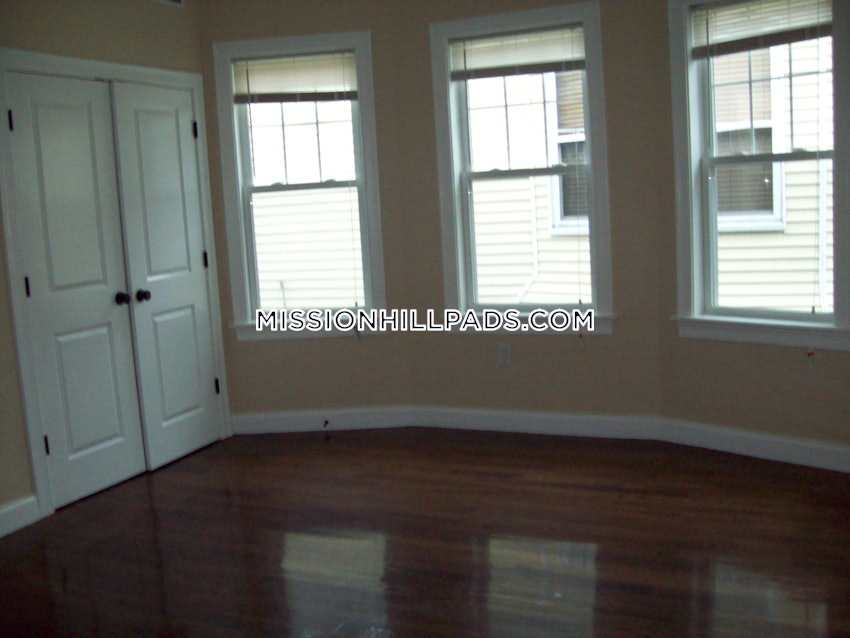 BOSTON - ROXBURY - 5 Beds, 2 Baths - Image 21