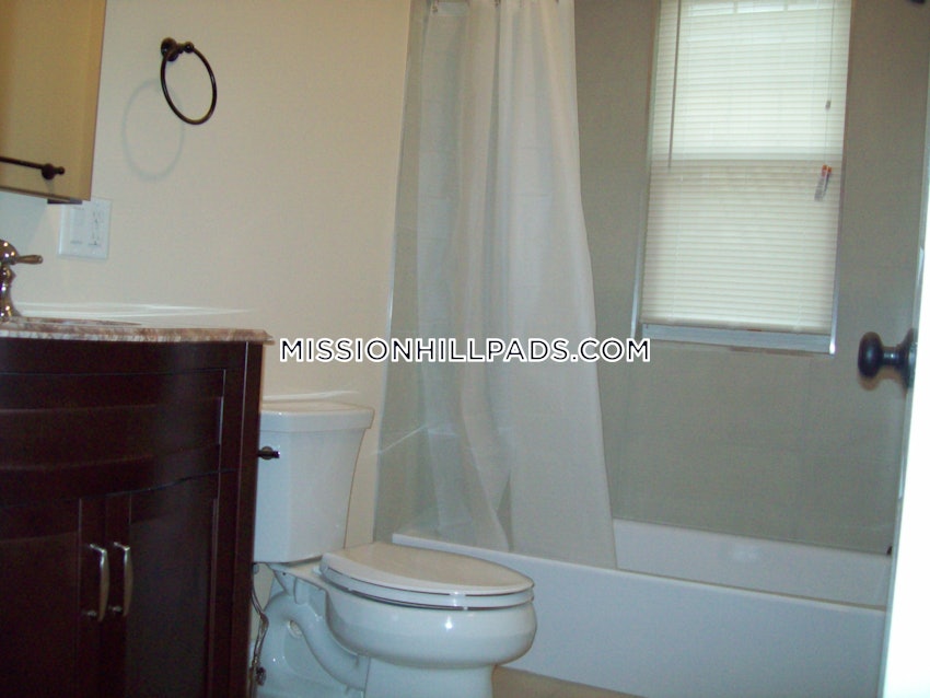 BOSTON - ROXBURY - 5 Beds, 2 Baths - Image 48