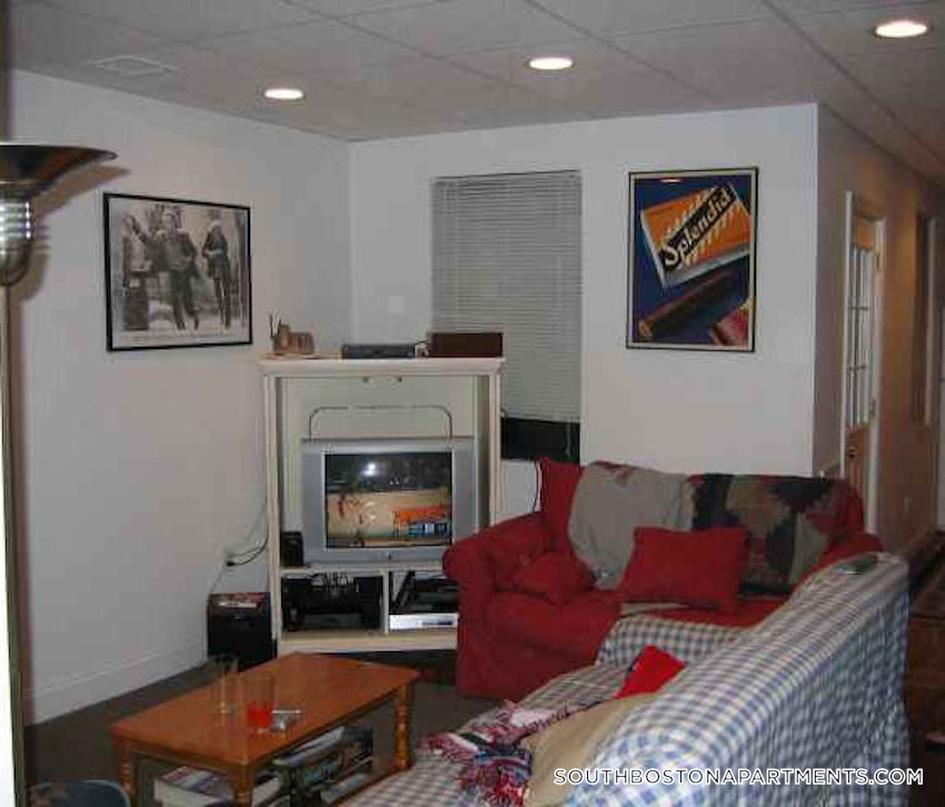 BOSTON - SOUTH BOSTON - ANDREW SQUARE - 4 Beds, 1 Bath - Image 6