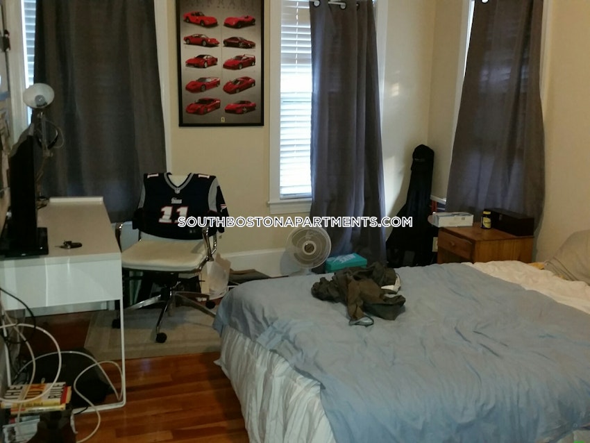 BOSTON - SOUTH BOSTON - ANDREW SQUARE - 4 Beds, 2 Baths - Image 3