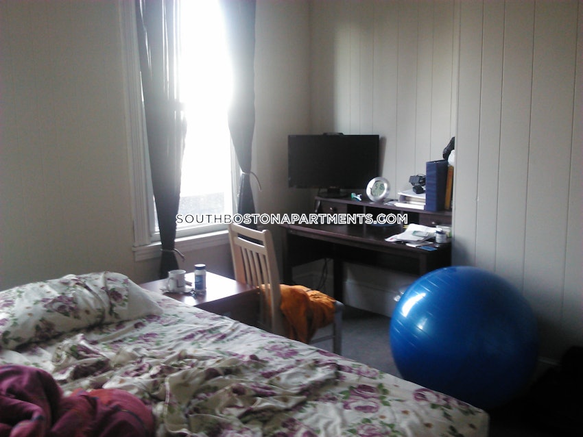 BOSTON - SOUTH BOSTON - ANDREW SQUARE - 3 Beds, 1 Bath - Image 4