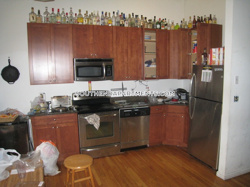 BOSTON - NORTHEASTERN/SYMPHONY - 4 Beds, 1 Bath - Image 3