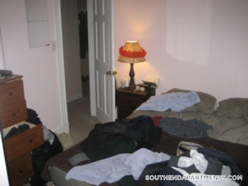 BOSTON - BACK BAY - 2 Beds, 1 Bath - Image 4