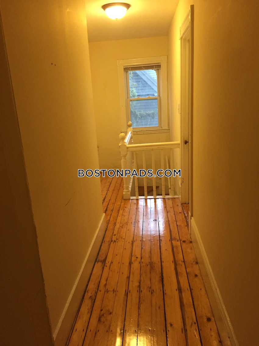 SOMERVILLE - PORTER SQUARE - 4 Beds, 2 Baths - Image 10