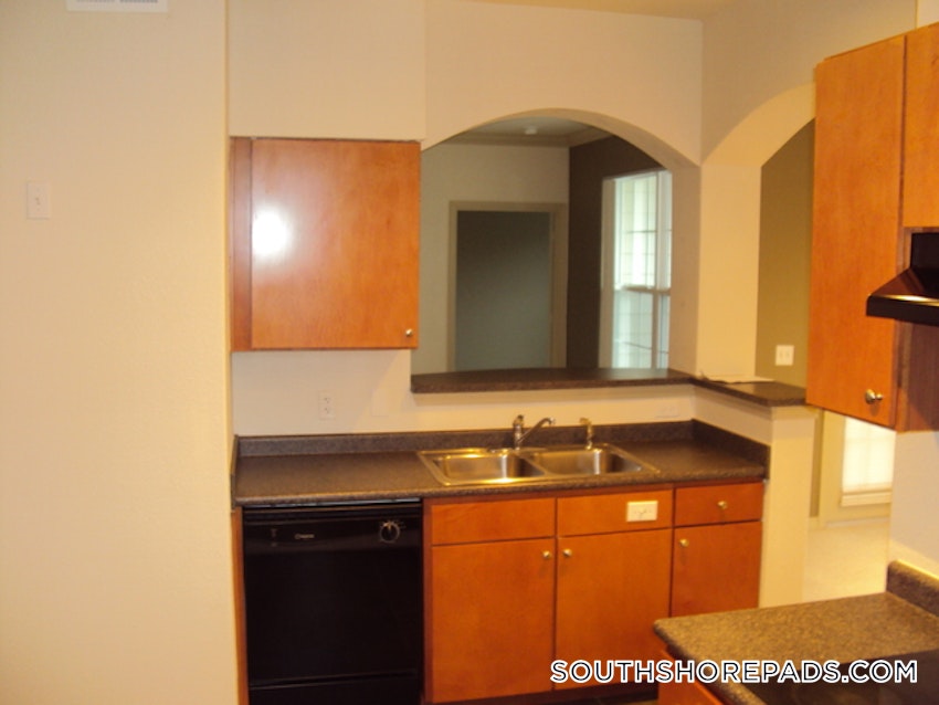 BRAINTREE - 2 Beds, 2 Baths - Image 3