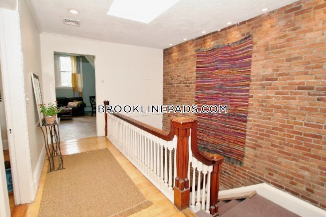 Brookline - $2,900+ /mo