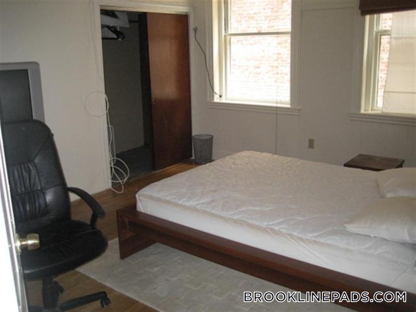 BROOKLINE- BOSTON UNIVERSITY - 4 Beds, 1.5 Baths - Image 7