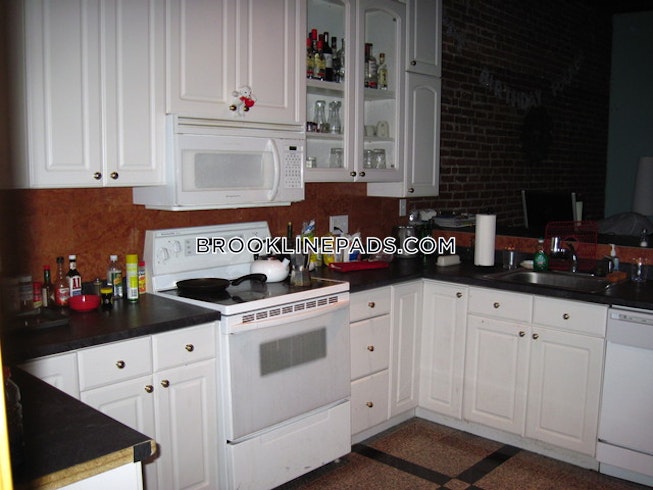 Brookline - $7,700+ /mo