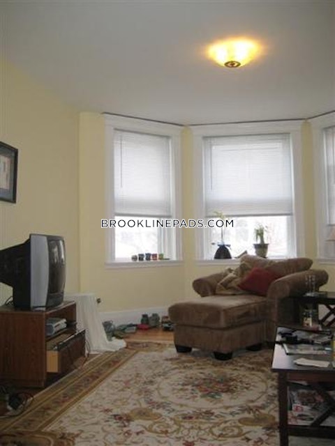 Euston St. Brookline photo 3