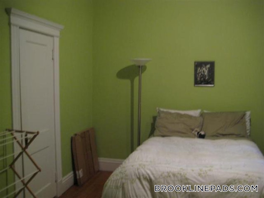 BROOKLINE- BOSTON UNIVERSITY - 3 Beds, 2 Baths - Image 5