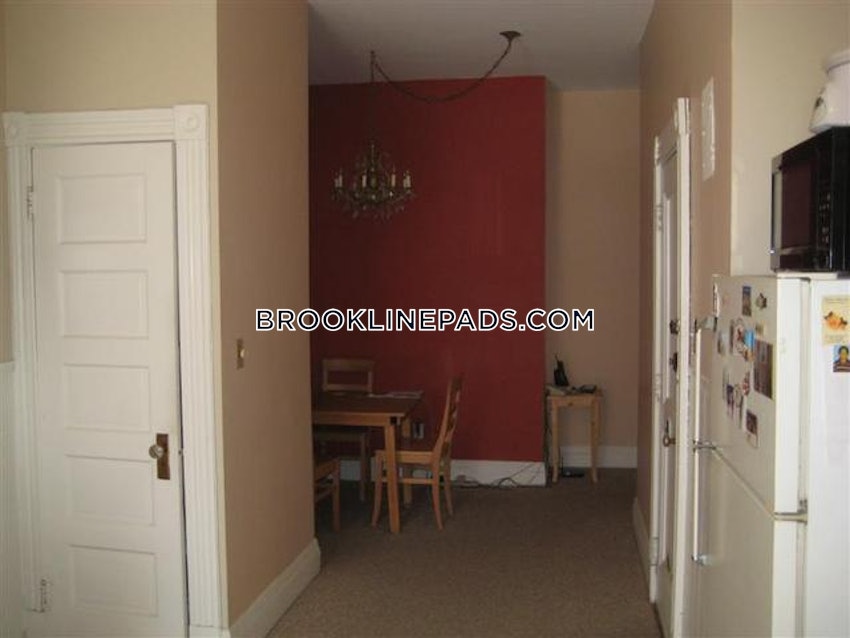 BROOKLINE- BOSTON UNIVERSITY - 4 Beds, 2 Baths - Image 20