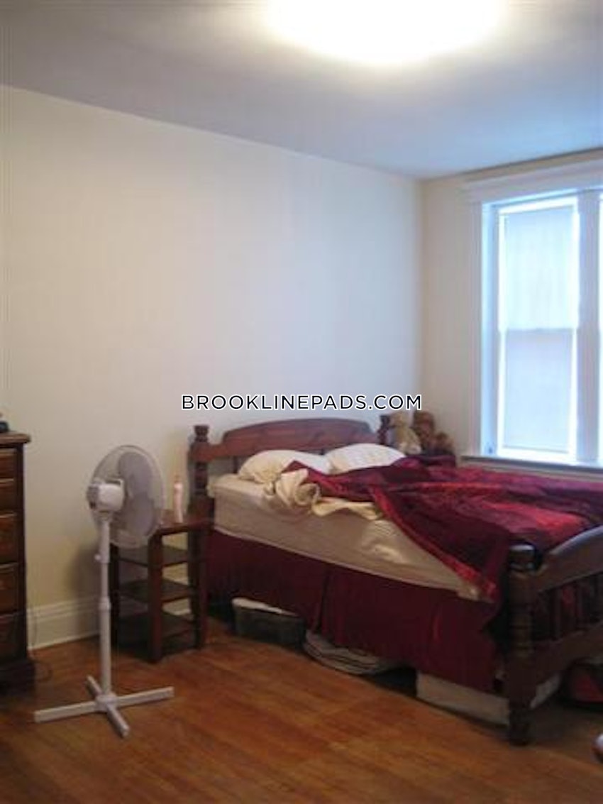BROOKLINE- BOSTON UNIVERSITY - 2 Beds, 1 Bath - Image 4