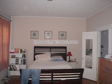 Brookline - 3 Beds, 2 Baths