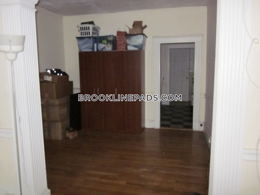 Brookline - Boston University - 4 Beds, 2 Baths - Image 8
