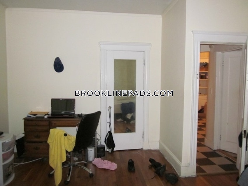 Brookline - Boston University - 4 Beds, 2 Baths - Image 3
