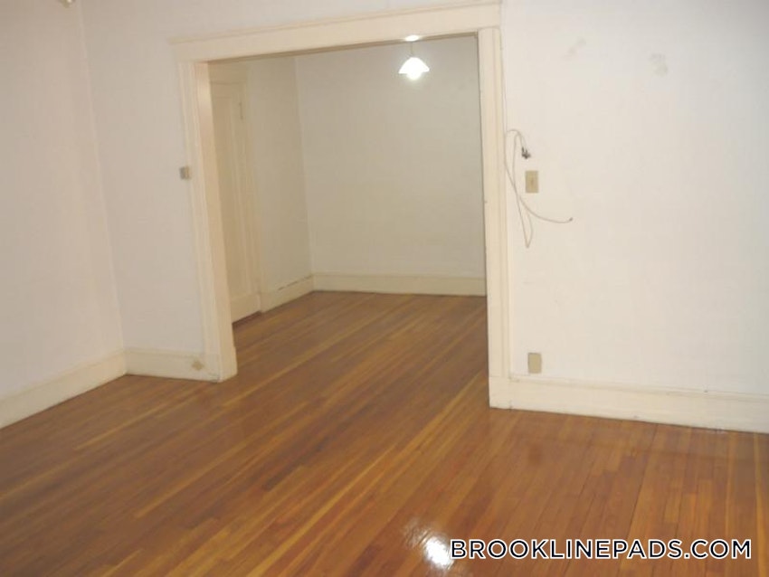 BROOKLINE- BOSTON UNIVERSITY - 3 Beds, 1 Bath - Image 14