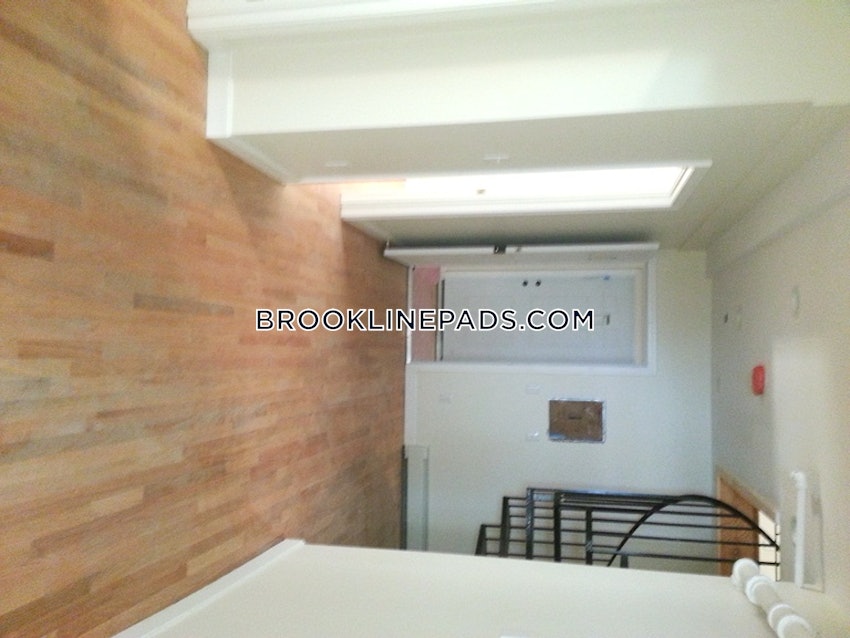 BROOKLINE- BOSTON UNIVERSITY - 3 Beds, 2 Baths - Image 42