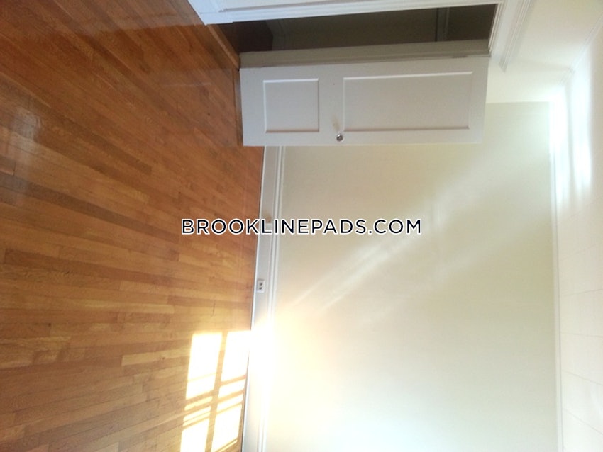 BROOKLINE- BOSTON UNIVERSITY - 2 Beds, 1 Bath - Image 11