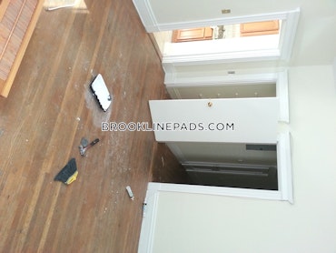 Brookline - 3 Beds, 2 Baths