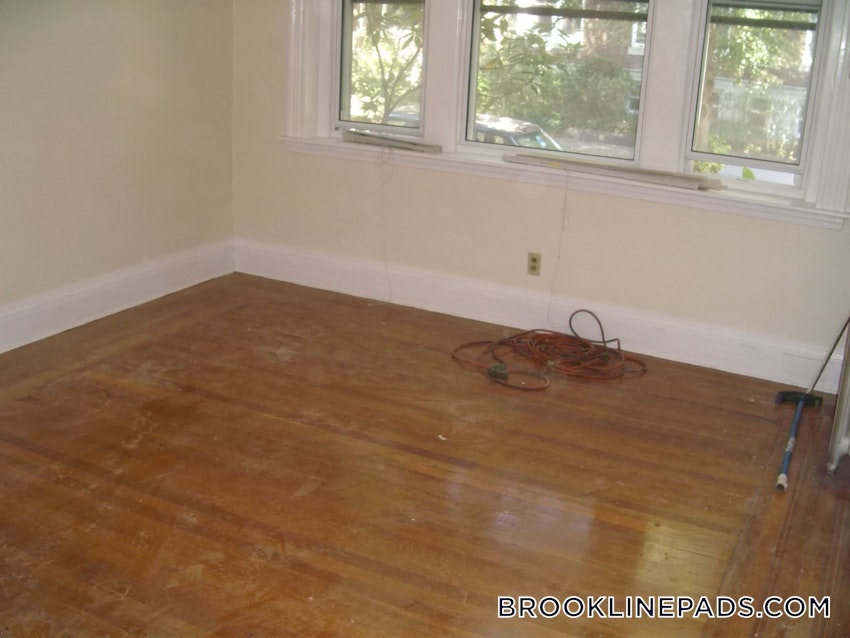 BROOKLINE- BOSTON UNIVERSITY - 4 Beds, 2 Baths - Image 31