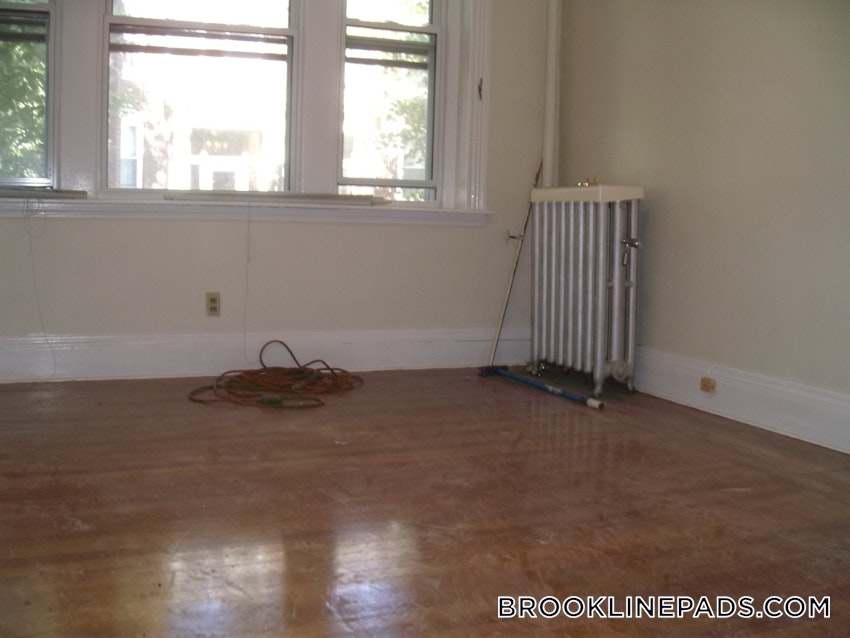 BROOKLINE- BOSTON UNIVERSITY - 4 Beds, 2 Baths - Image 30