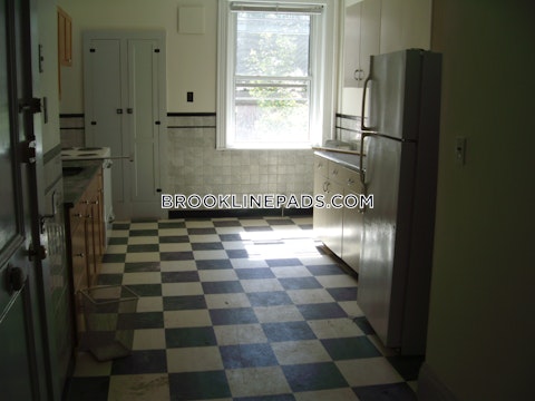 Euston St. Brookline photo 26