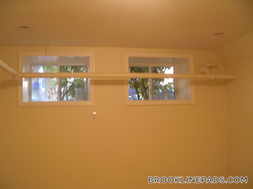 BROOKLINE- BOSTON UNIVERSITY - 4 Beds, 2 Baths - Image 48