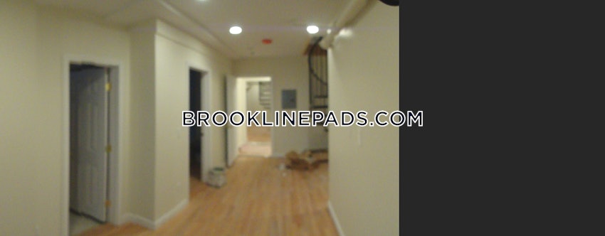 BROOKLINE- BOSTON UNIVERSITY - 3 Beds, 2 Baths - Image 17