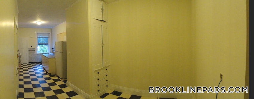 BROOKLINE- BOSTON UNIVERSITY - 4 Beds, 2 Baths - Image 12