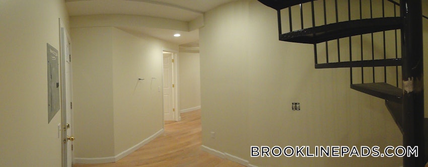 BROOKLINE- BOSTON UNIVERSITY - 3 Beds, 2 Baths - Image 12