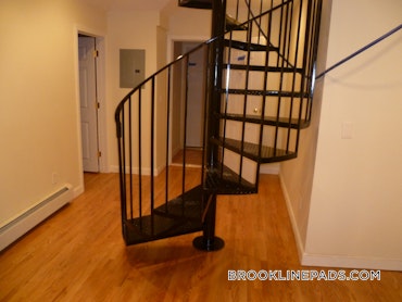 Brookline - 4 Beds, 2 Baths