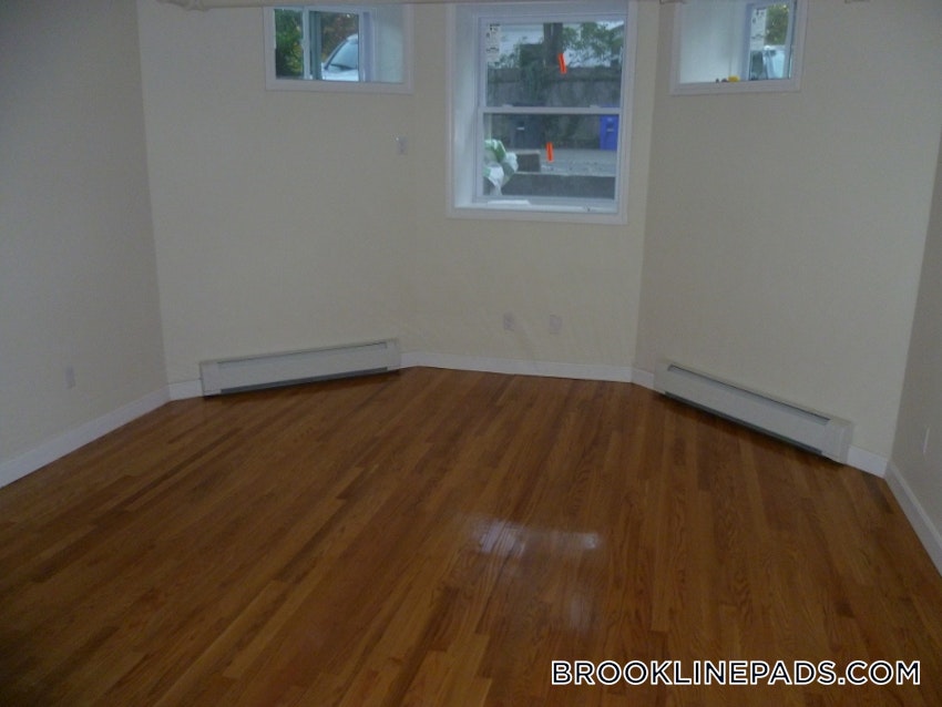 BROOKLINE- BOSTON UNIVERSITY - 4 Beds, 2 Baths - Image 41