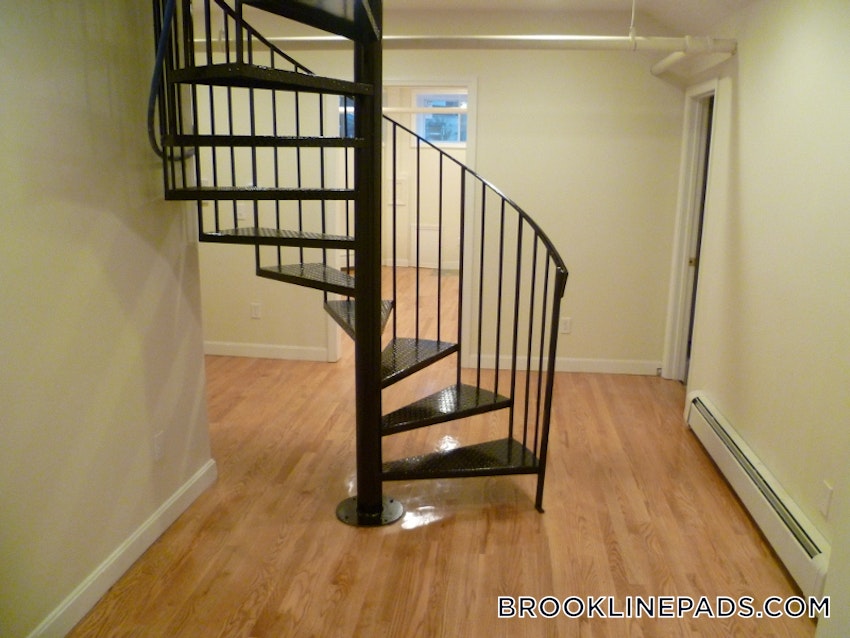 BROOKLINE- BOSTON UNIVERSITY - 4 Beds, 2 Baths - Image 57