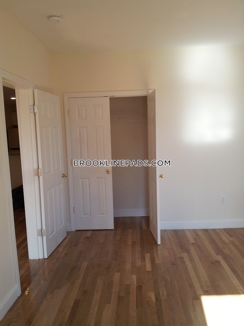 BROOKLINE- BOSTON UNIVERSITY - 3 Beds, 1 Bath - Image 24