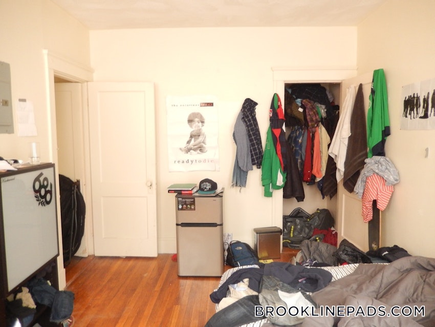 BROOKLINE- BOSTON UNIVERSITY - 3 Beds, 1 Bath - Image 12