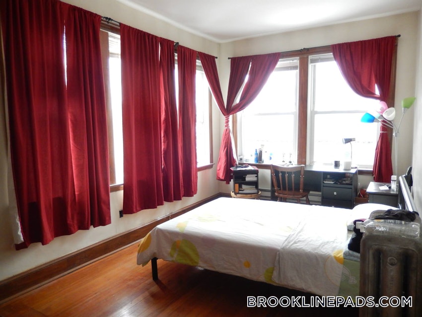 BROOKLINE- BOSTON UNIVERSITY - 3 Beds, 2 Baths - Image 5