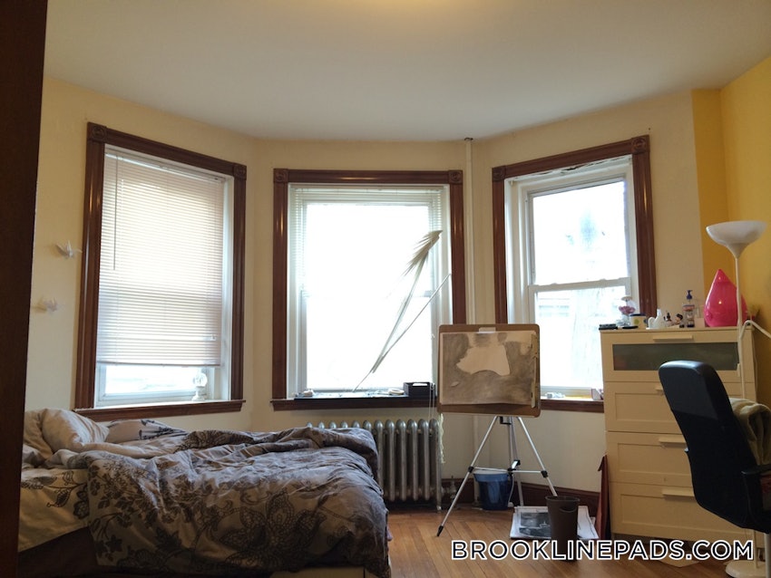 BROOKLINE- BOSTON UNIVERSITY - 3 Beds, 2 Baths - Image 6