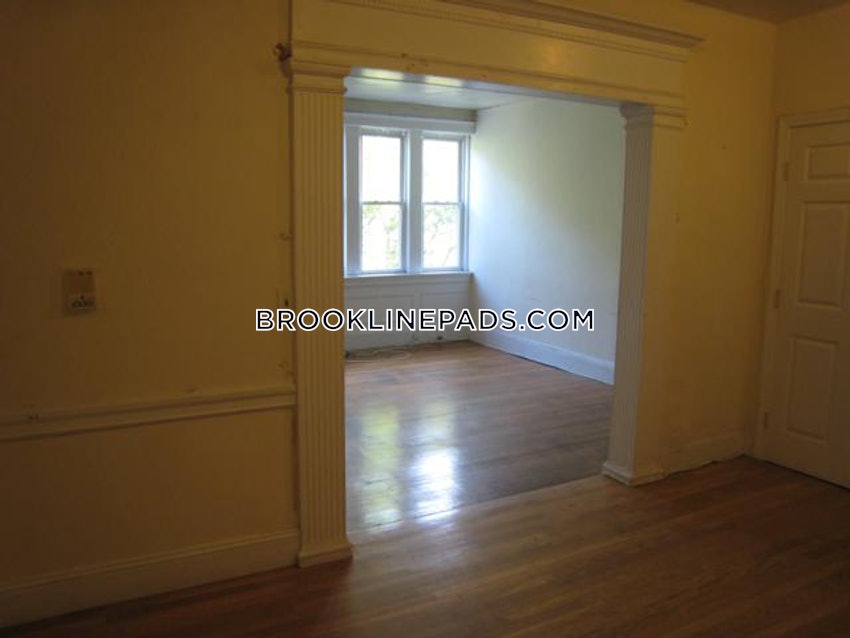 BROOKLINE- BOSTON UNIVERSITY - 4 Beds, 1 Bath - Image 34